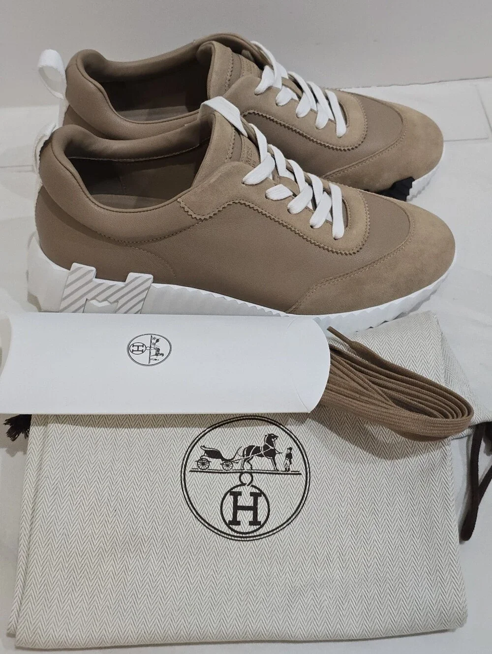 Hermes Womens Bouncing Sneakers Beige and White Low-Top Sneakers Size 38